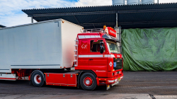 20251019-Tom-Holding-00599